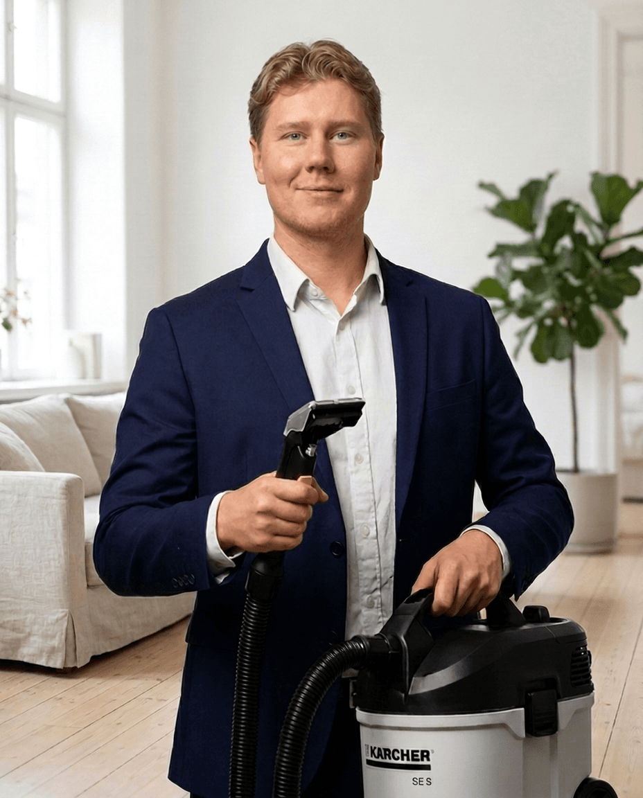 Simon, indehaver af Fogs Udlejning, med Kärcher SE 5 tæpperenser